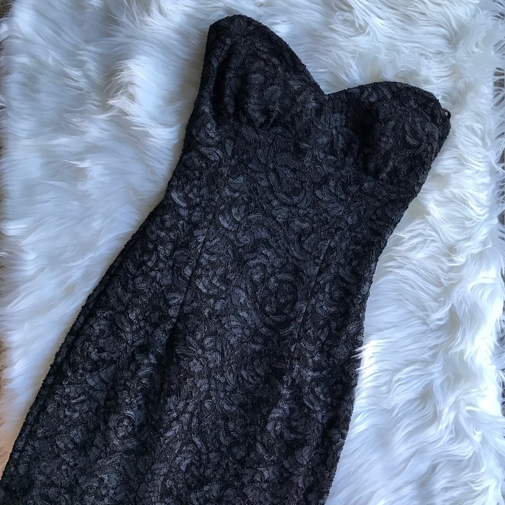 Bustier black lace dress
